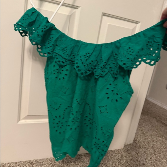 Green Eyelet Ruffle Top - Picture 2 of 7